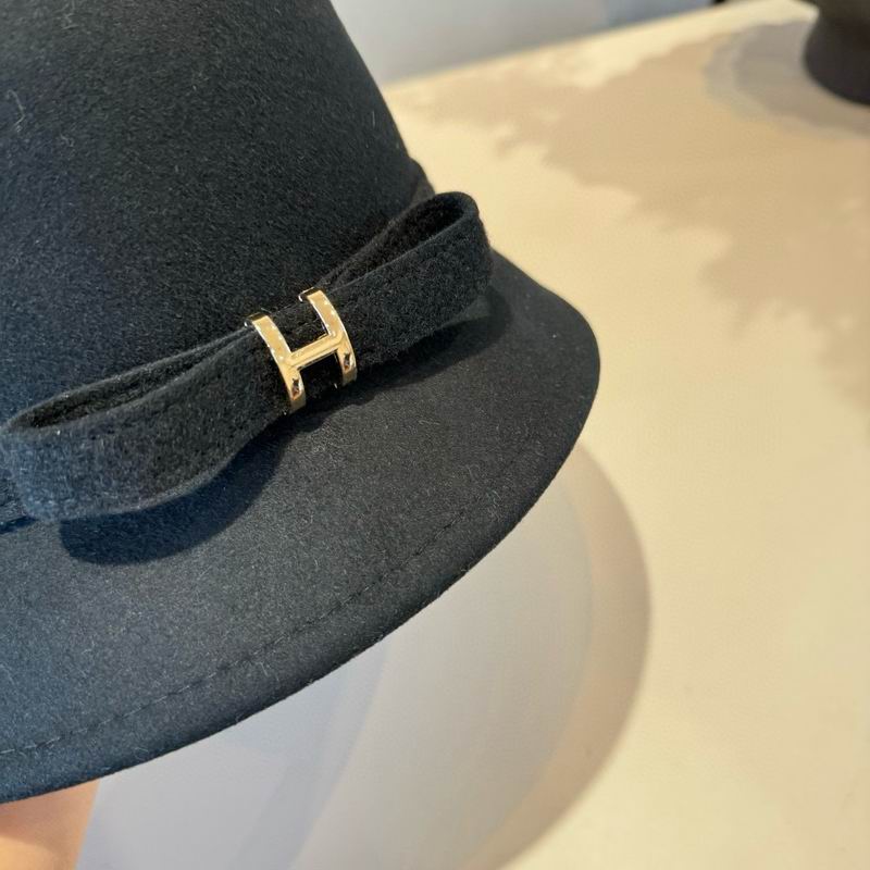 Hermes top hat (60)