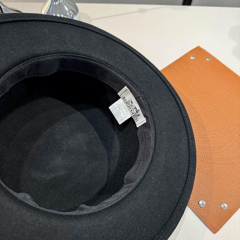 Hermes top hat (604)