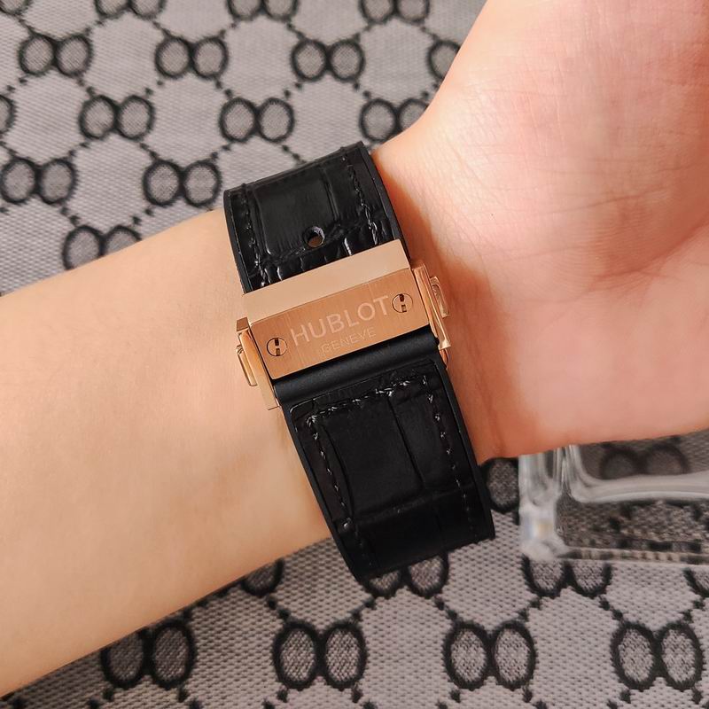 Hublot 42mm 76-Classic Fusion (2)