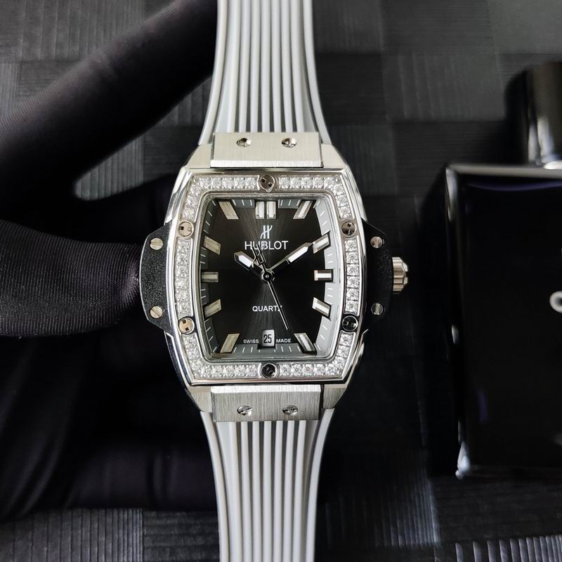 Hublot W38mm 107 (3)