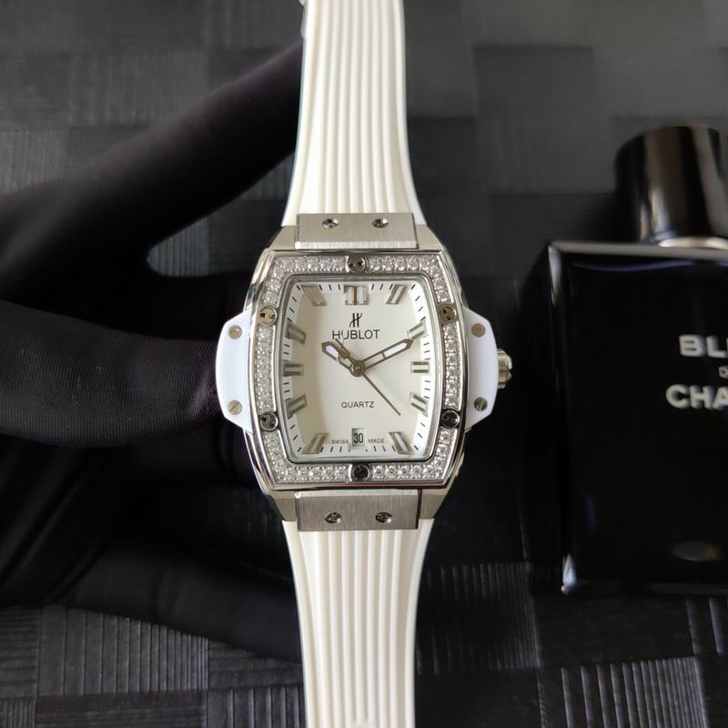 Hublot W38mm 107 (5)