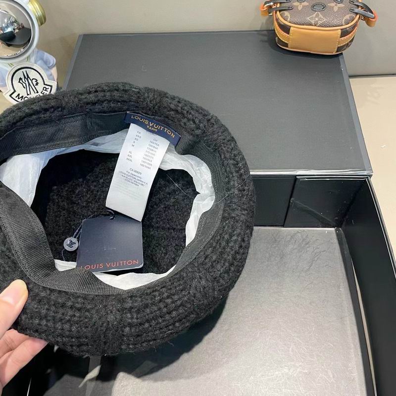 LV Beret (10)