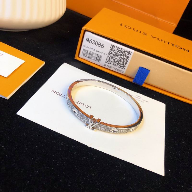 LV Bracelet 07yxq16 (7)