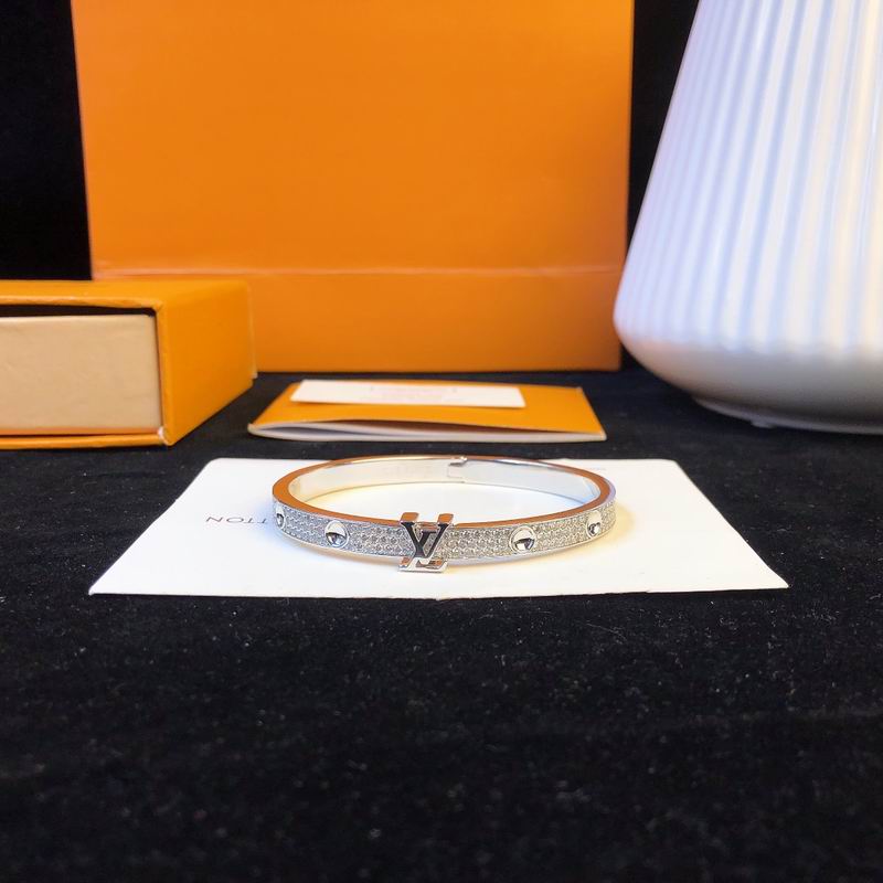 LV Bracelet 07yxq16 (9)