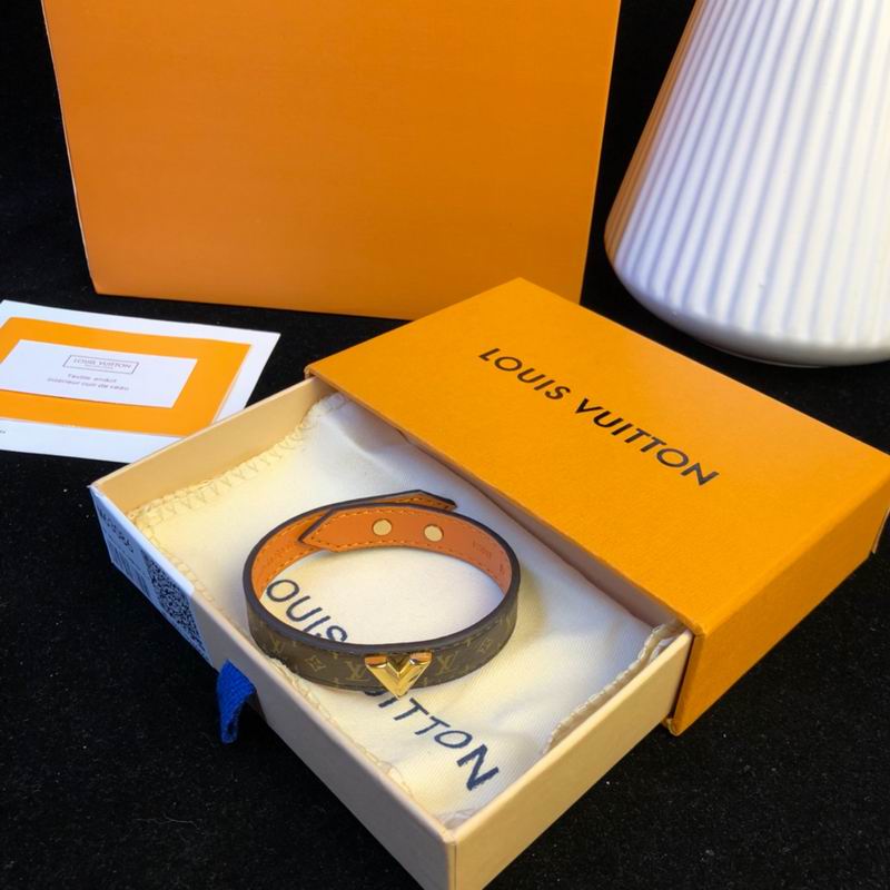 LV Bracelet 07yxq18 (4)