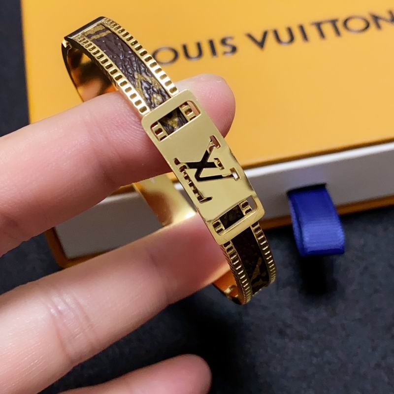 LV Bracelet 07yxq21 (7)