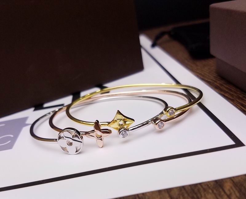 LV Bracelet 07yxq22 (1)