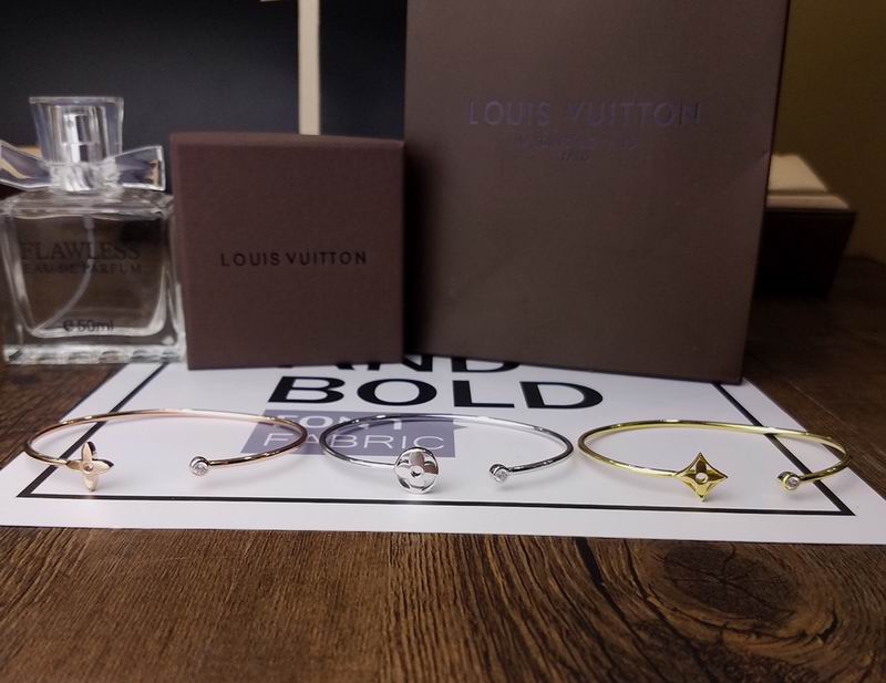 LV Bracelet 07yxq22 (7)