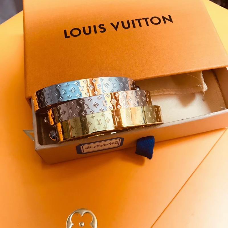 LV Bracelet 07yxq23 (1)