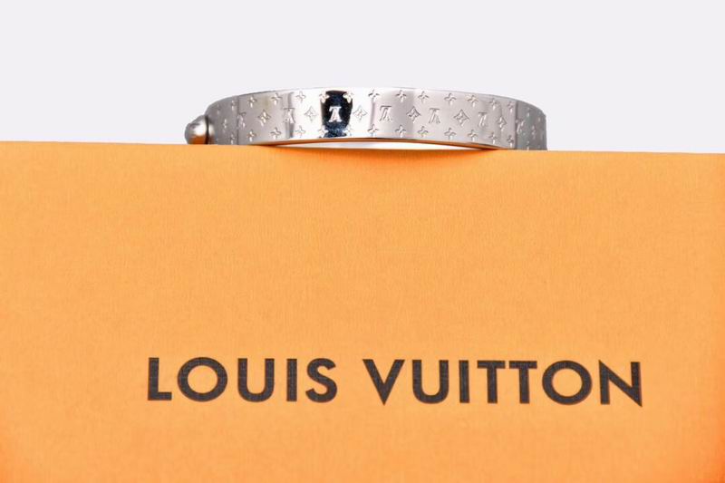 LV Bracelet 07yxq23 (3)