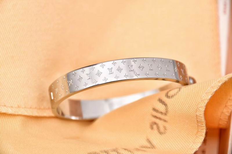 LV Bracelet 07yxq23 (4)