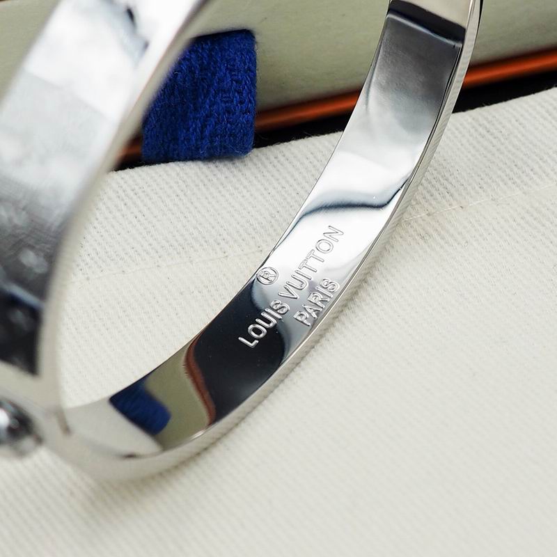 LV Bracelet 07yxq24 (7)