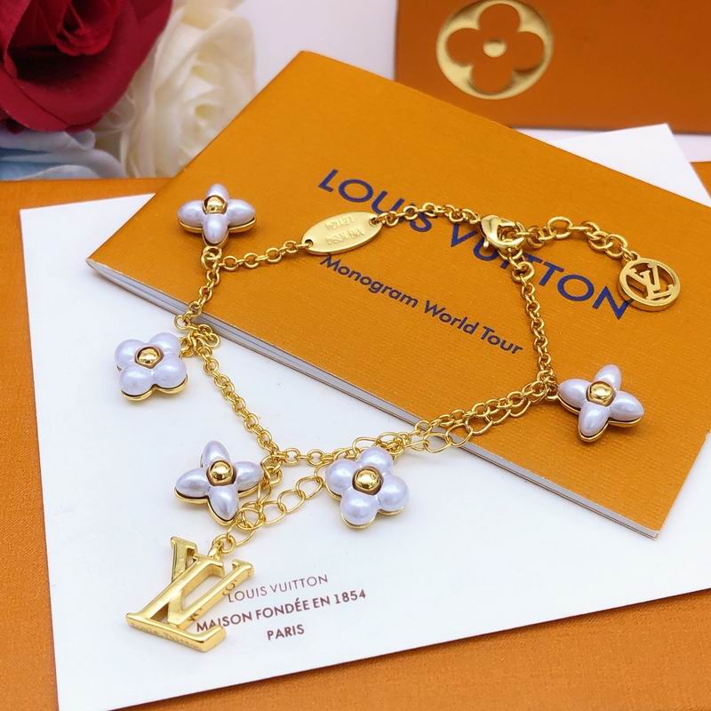 LV Bracelet 07yxq26 (1)