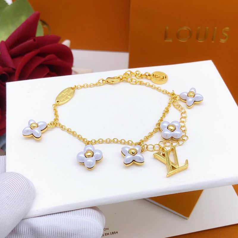 LV Bracelet 07yxq26 (2)