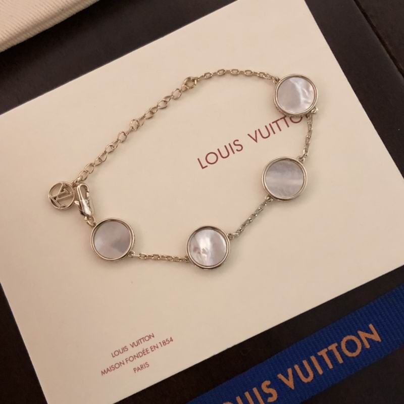 LV Bracelet 07yxq27 (5)