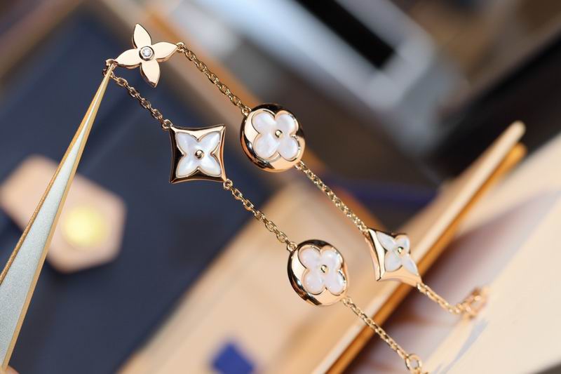 LV Bracelet 08yxq17 (1)