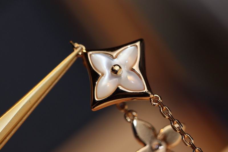 LV Bracelet 08yxq17 (2)