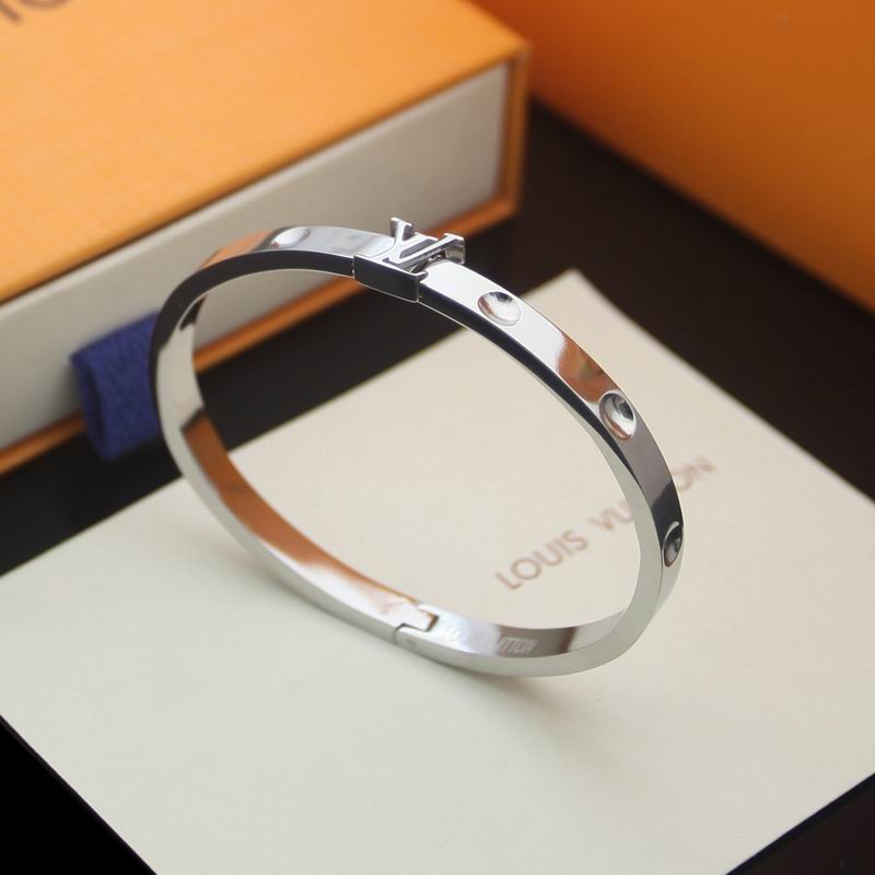 LV Bracelet 08yxq29 (8)