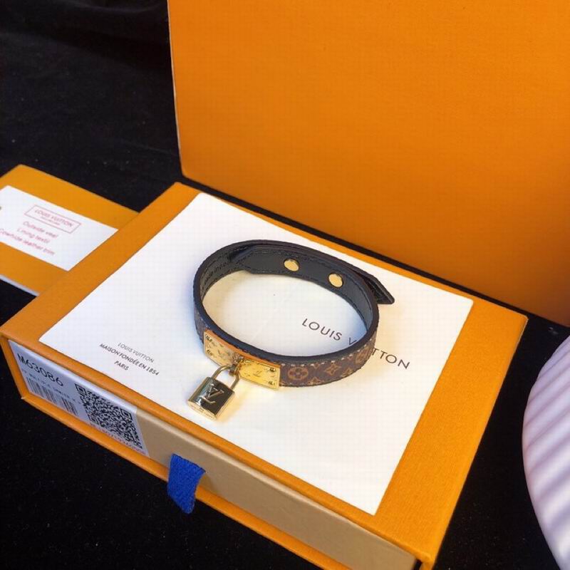 LV Bracelet 08yxq32 (7)