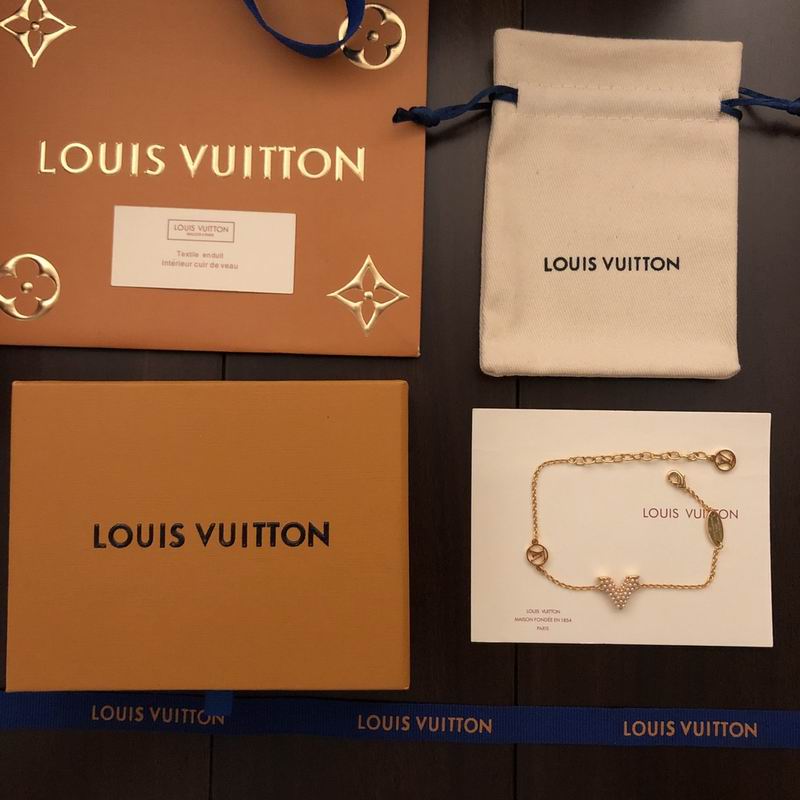 LV Bracelet 09yxq06 (6)