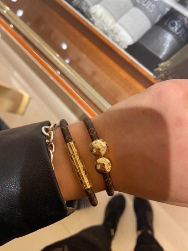 LV Bracelet 09yxq07 (8)