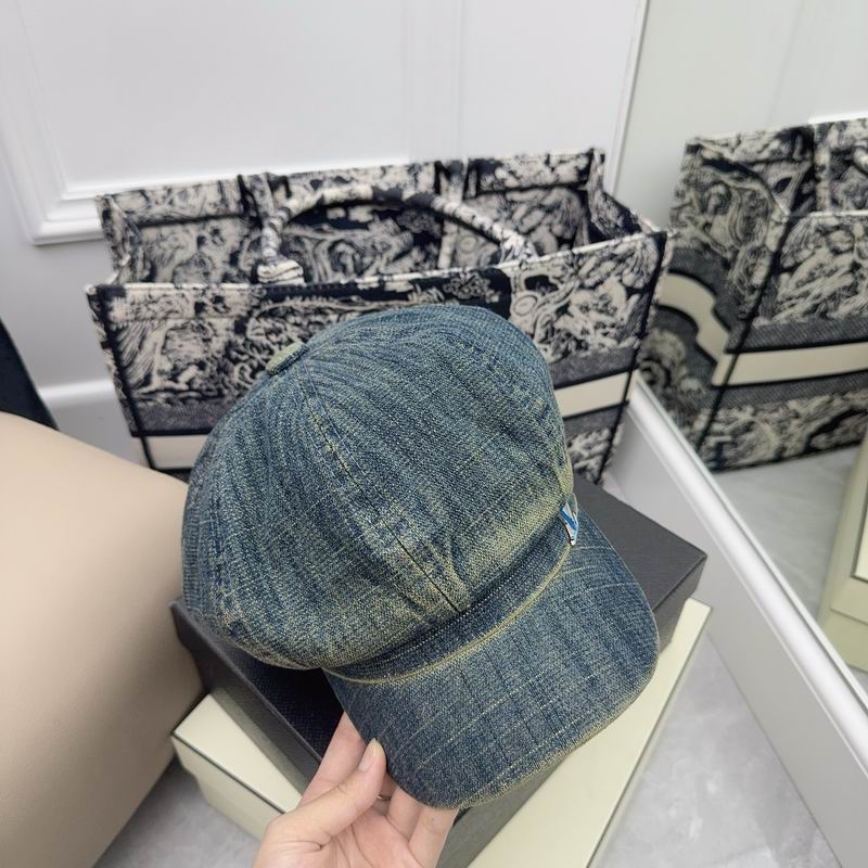 LV Cap (143)