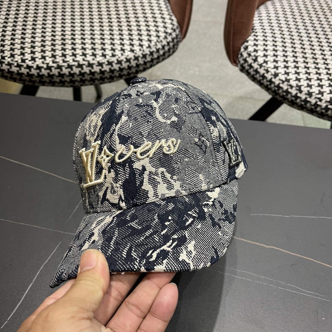 LV Cap (40)