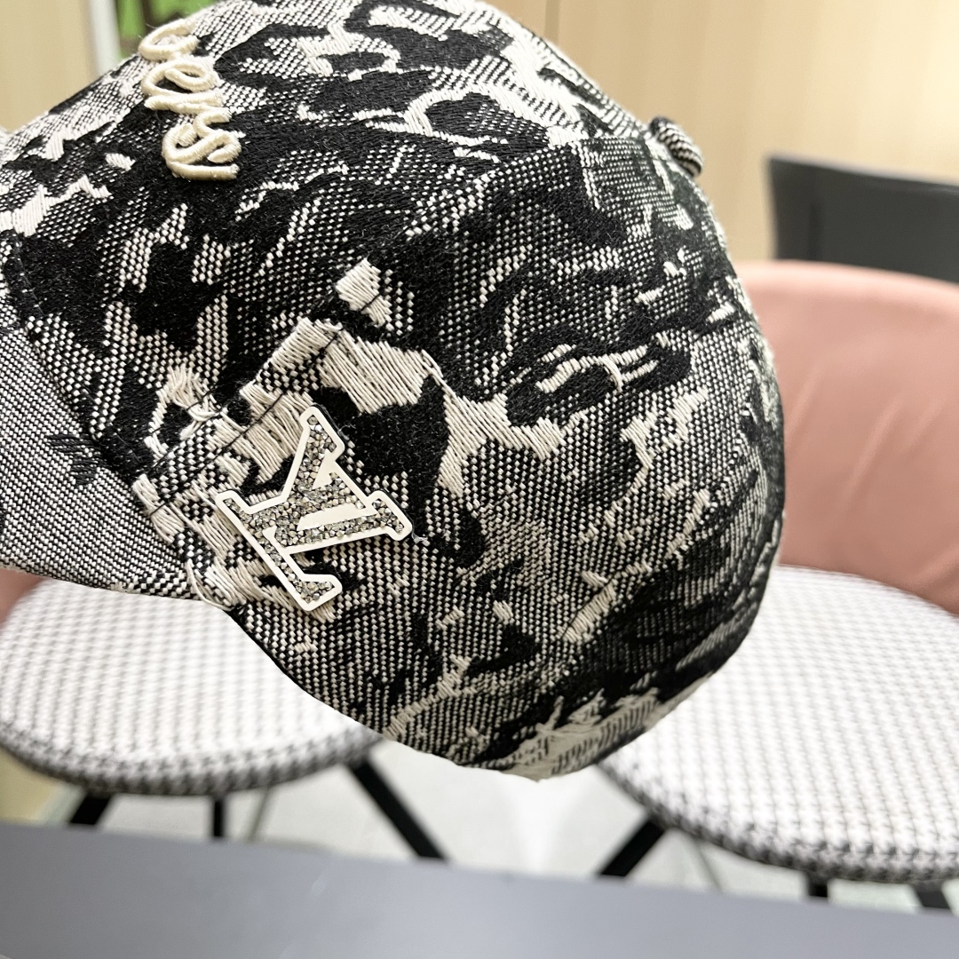 LV Cap (49)