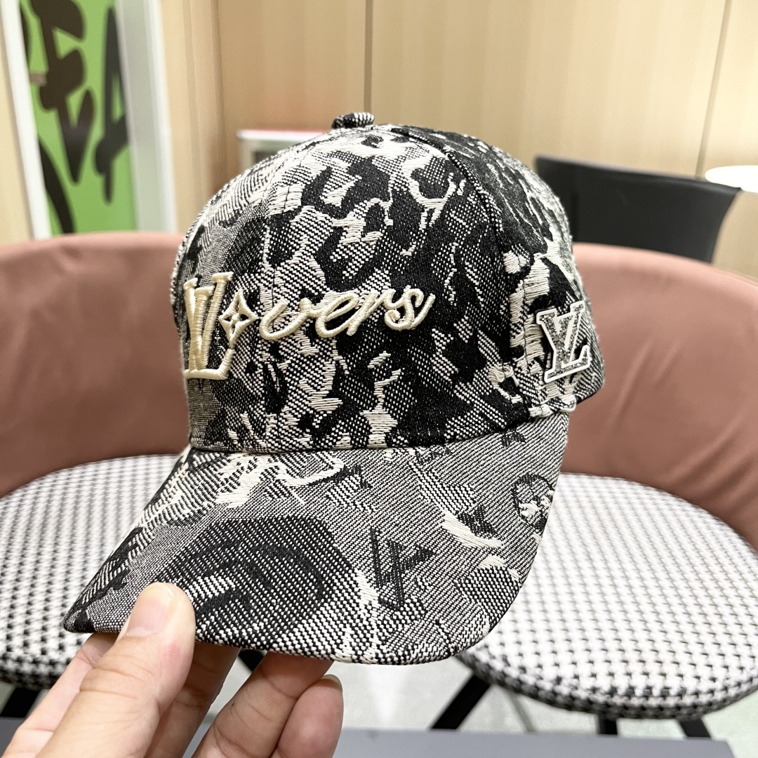 LV Cap (50)