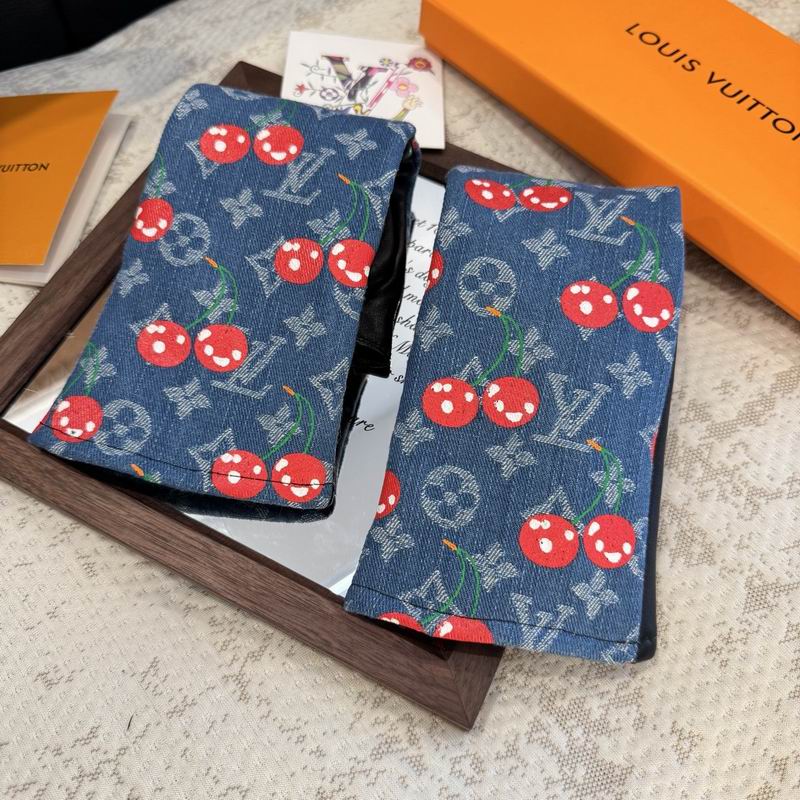 LV Gloves M L 35 (5)