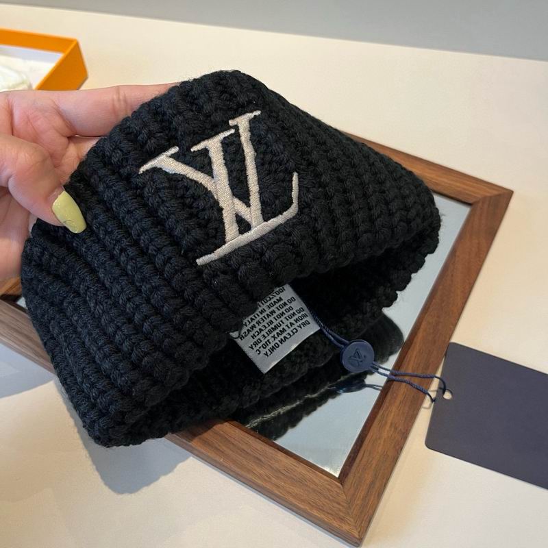 LV Hat dx (2395)
