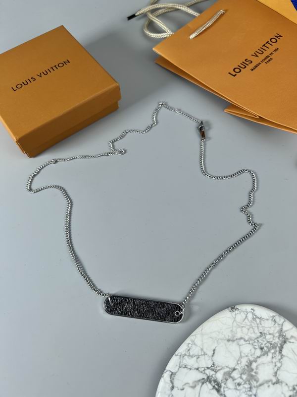 LV Necklace 07yxq01 (1)