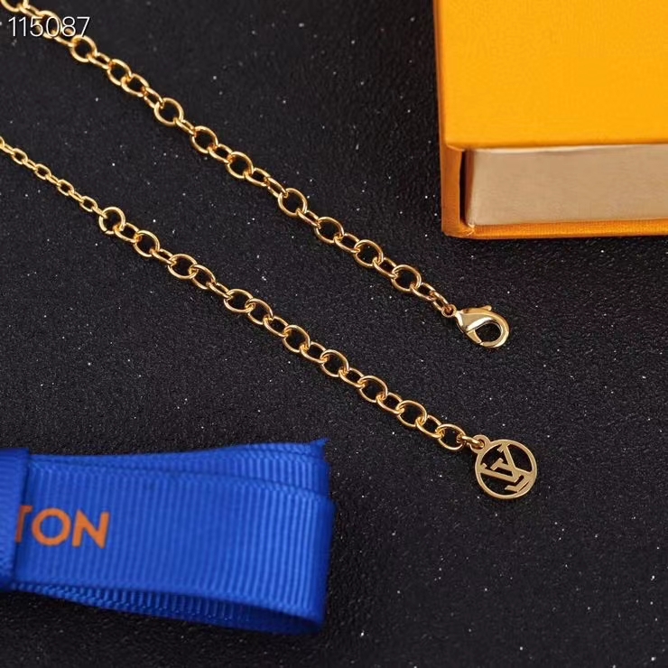 LV Necklace 07yxq04 (5)