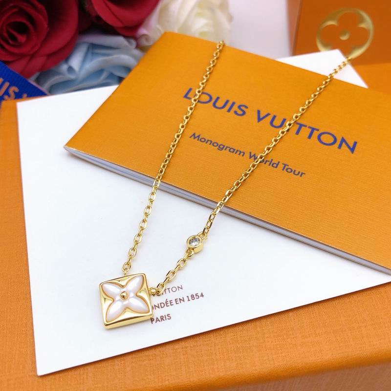 LV Necklace 07yxq10 (2)