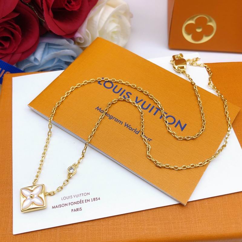 LV Necklace 07yxq10 (4)