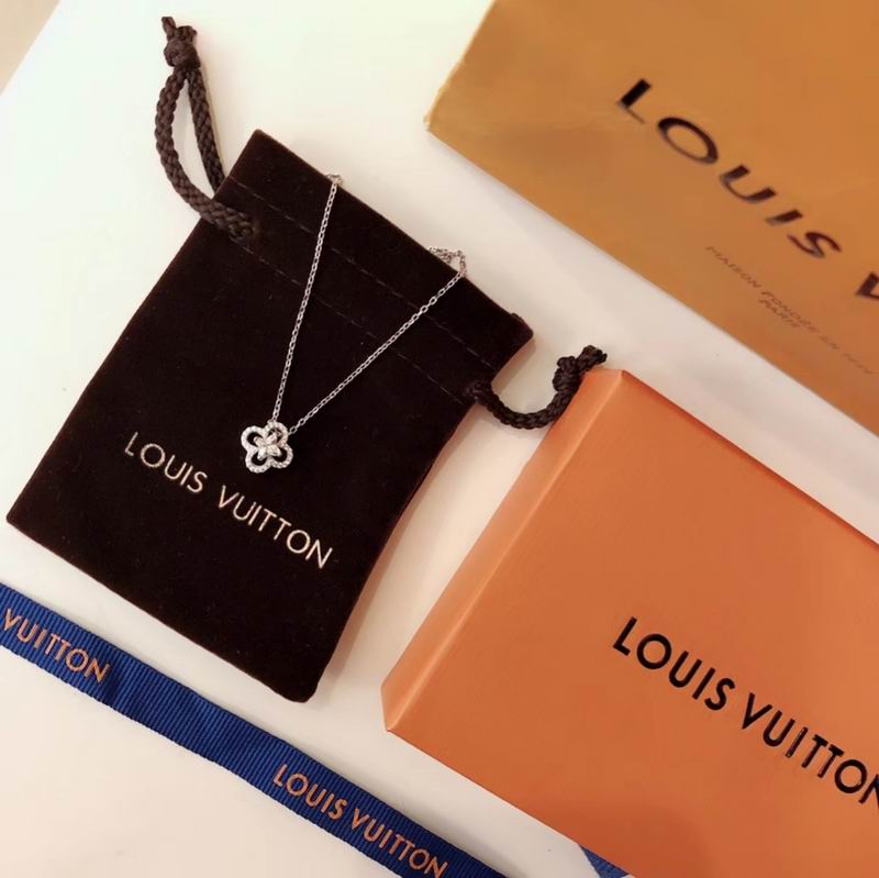 LV Necklace 08yxq01 (3)