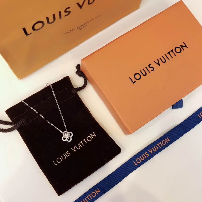 LV Necklace 08yxq01 (6)