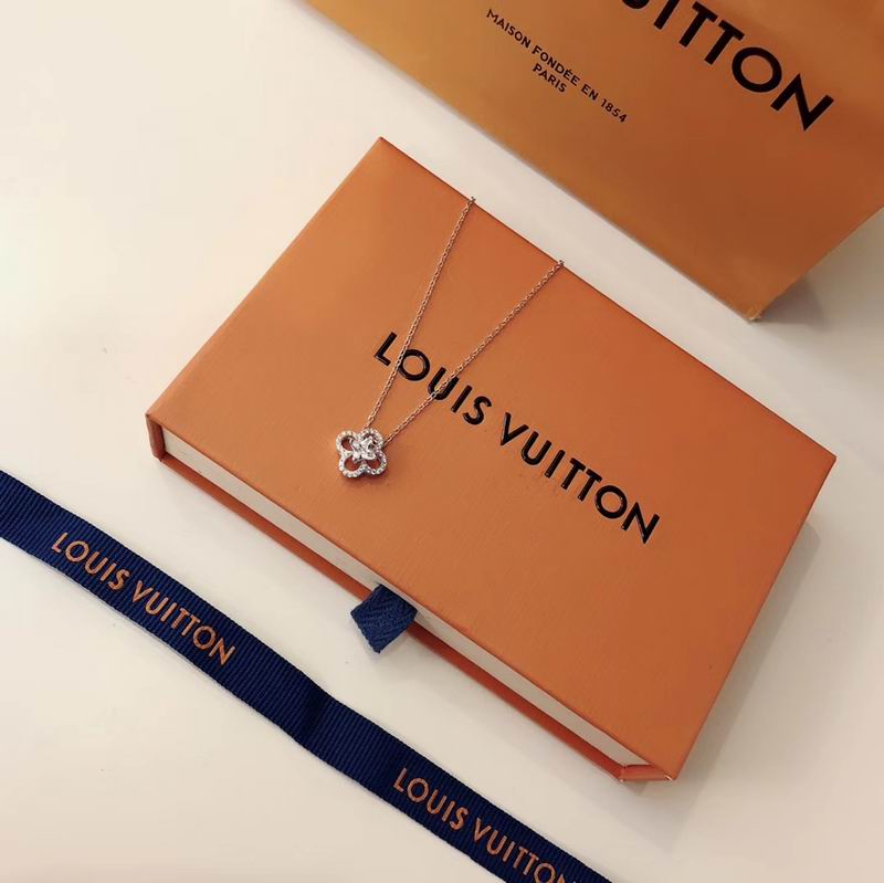 LV Necklace 08yxq01 (8)