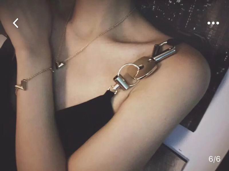 LV Necklace 08yxq04 (1)