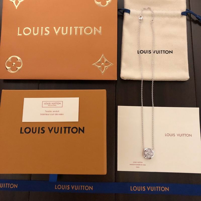 LV Necklace 09yxq04 (7)