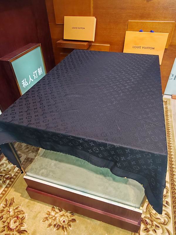 LV Scarf 140X140cm 60%真丝 40%羊毛 E28 (4)