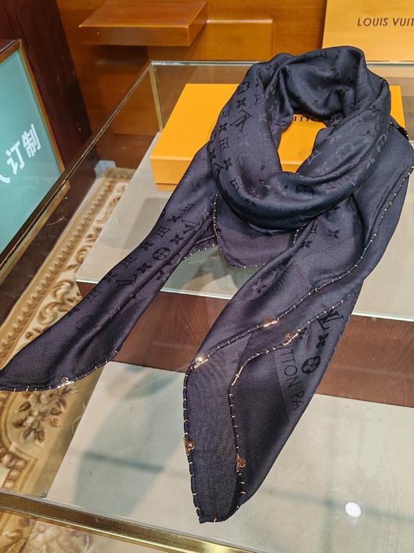 LV Scarf 140X140cm 60%真丝 40%羊毛 E28 (6)