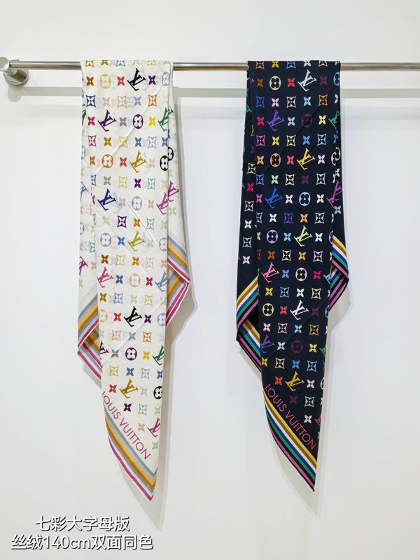 LV Scarf 140X140cm 70%羊绒 30%真丝 E05 (1)