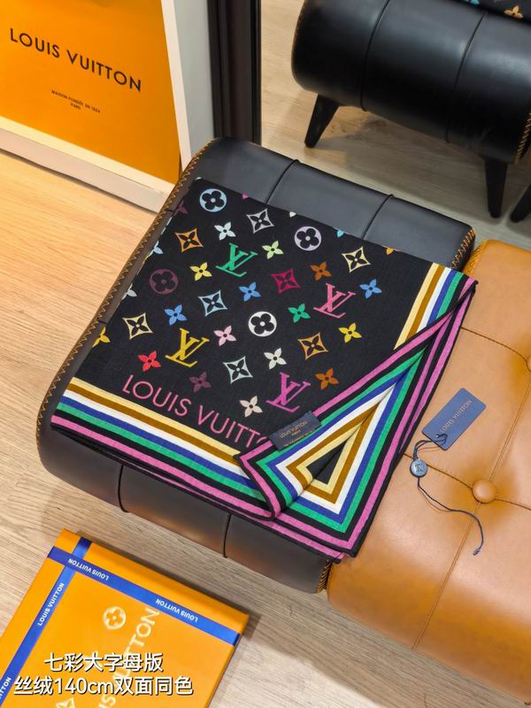 LV Scarf 140X140cm 70%羊绒 30%真丝 E05 (15)