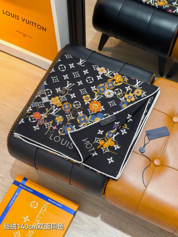 LV Scarf 140X140cm 70%羊绒30%真丝 E32 (11)