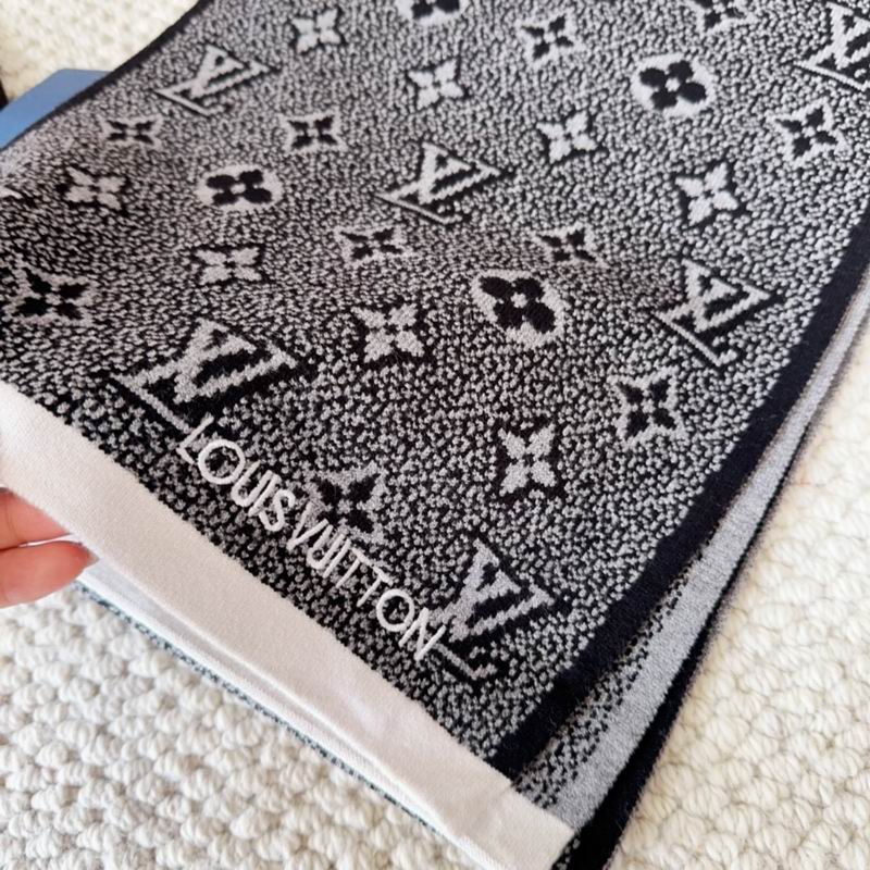 LV Scarf hat (496)
