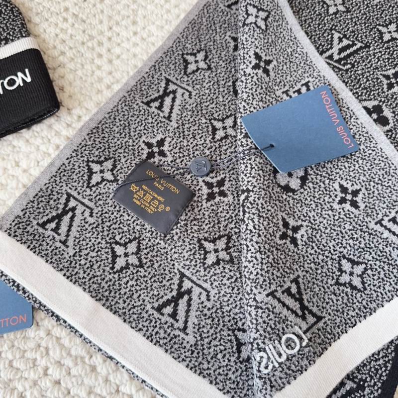 LV Scarf hat (497)