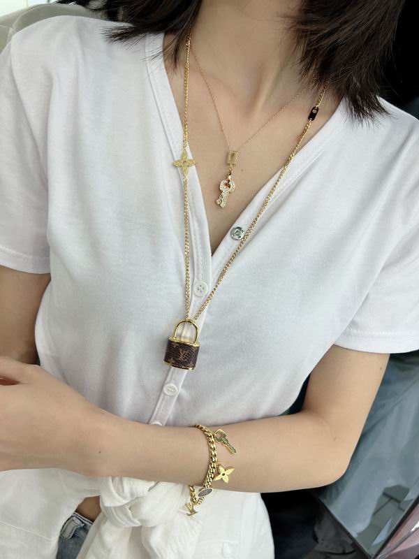 LV Suits 07yxq04 (6)