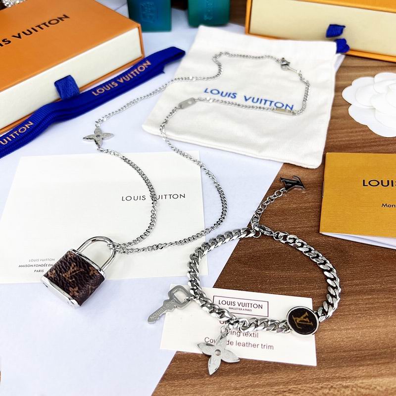 LV Suits 07yxq06 (4)