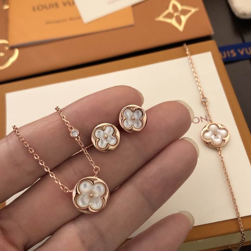 LV Suits 08yxq02 (1)